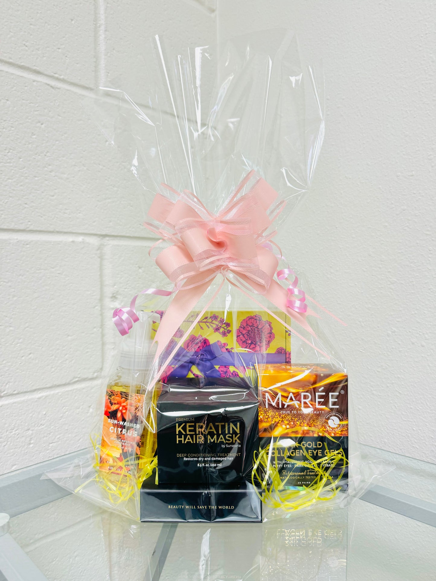 5 piece Gift Set: Luxurious Spa Essentials with Hand-Poured Candles, Scented Hand Soap, and Premium Beauty Products – Perfect Birthday Gift and Christmas Present