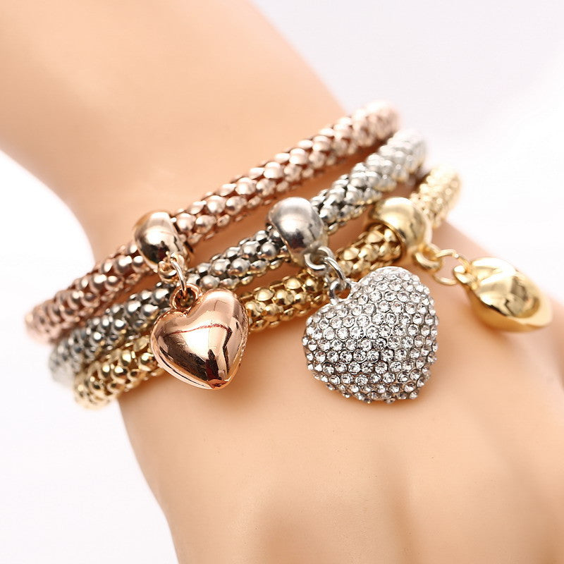 Trendy Chunky Gold Heart Pendant Bracelet